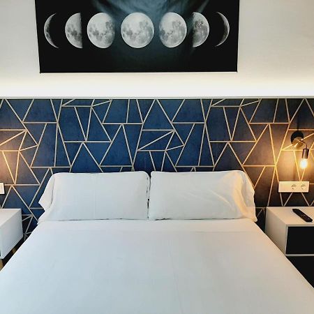 Hostal Laia By Gaiarooms Barcelona Exterior foto