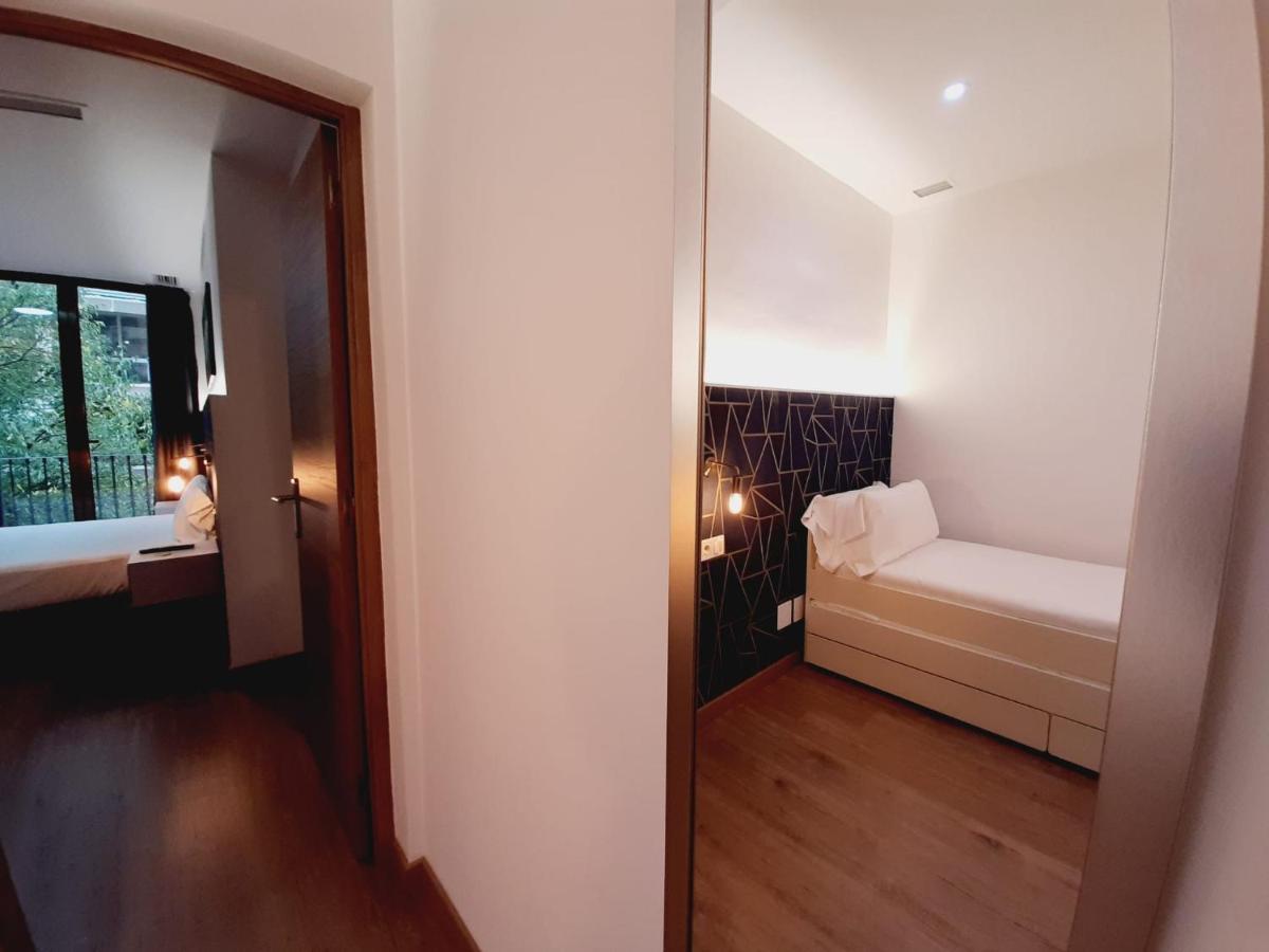 Hostal Laia By Gaiarooms Barcelona Exterior foto