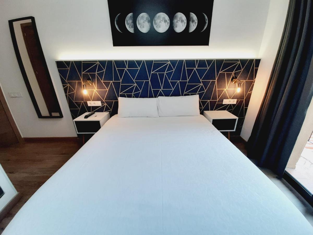 Hostal Laia By Gaiarooms Barcelona Exterior foto