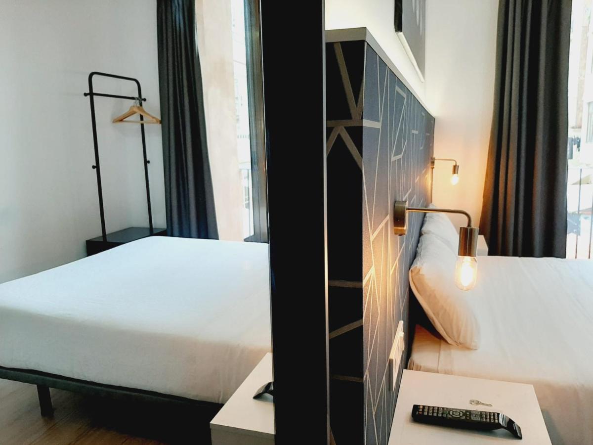 Hostal Laia By Gaiarooms Barcelona Exterior foto