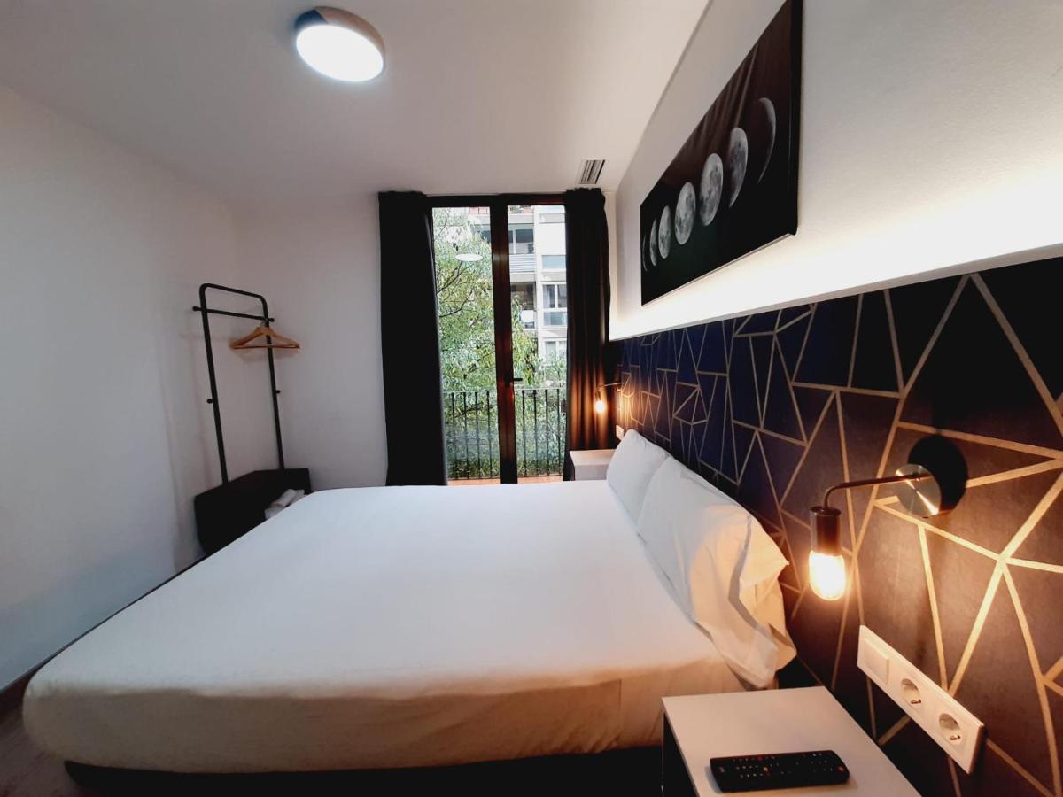 Hostal Laia By Gaiarooms Barcelona Exterior foto